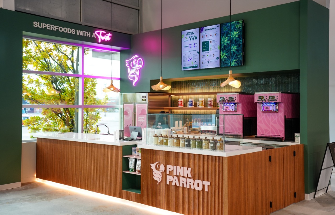 Pink Parrot superfood café at CourtX